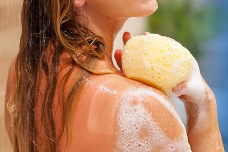 Une entreprise de Singapour dévoile un patch cicatriciel couleur peau alimenté par l'ARN